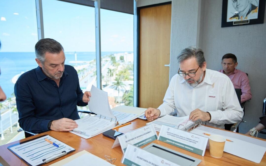 Junta de Gobierno con el INEFAAC